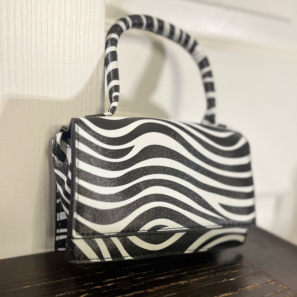 NWOT Unbranded Zebra Mini Purse w/ Shoulder Strap